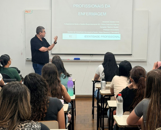 Aula de acolhida para novatos do curso T�cnico de Enfermagem no CJPII